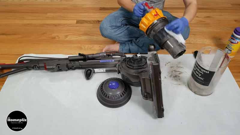 how-to-clean-your-dyson-animal-vacuum-cyclone-component