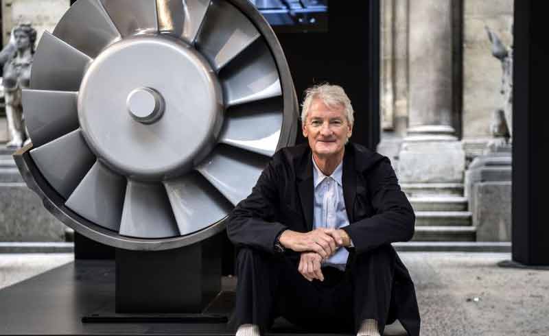 james-dyson-invented-bagless-vacuum-cleaner-800
